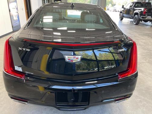 2018 Cadillac XTS Platinum