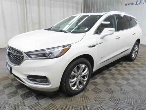 White Frost Tricoat 2018 Buick Enclave Avenir