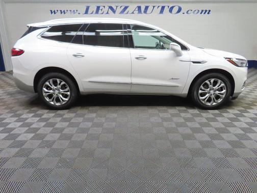 White Frost Tricoat 2018 Buick Enclave Avenir