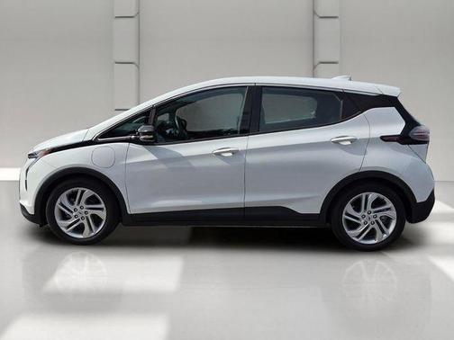 Summit White 2022 Chevrolet Bolt EV 1LT