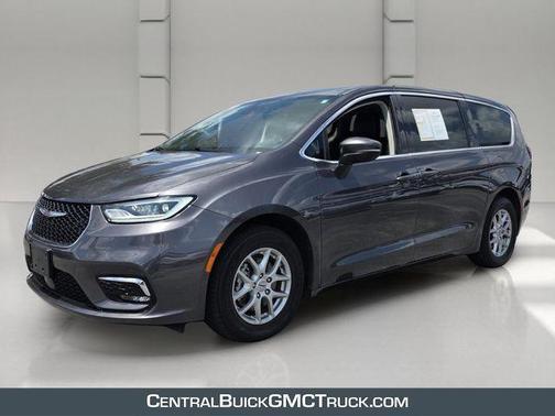 Granite Crystal Clearcoat Metallic 2023 Chrysler Pacifica Touring-L