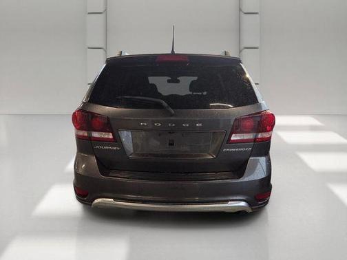 Granite Crystal Clearcoat Metallic 2020 Dodge Journey Crossroad
