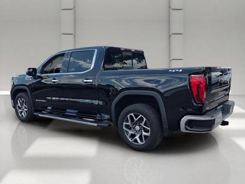 Onyx Black 2024 GMC Sierra 1500 SLT