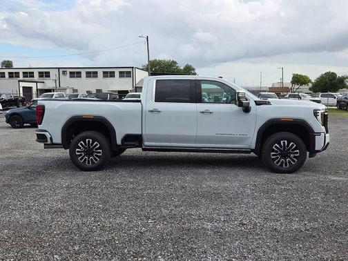 Glacier White 2026 GMC Sierra 3500 Denali Ultimate