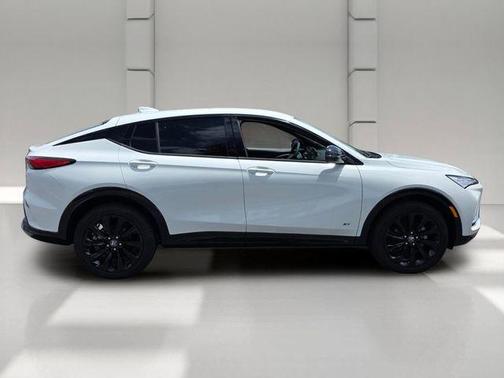 Summit White 2026 Buick Envista Sport Touring