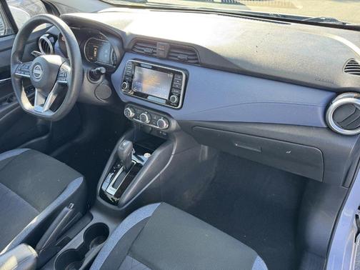 Gray Sky Pearl 2024 Nissan Versa 1.6 SV