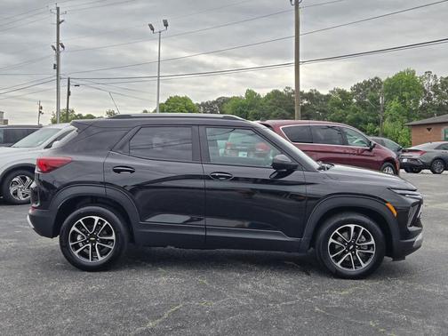 Mosaic Black Metallic 2024 Chevrolet Trailblazer LT