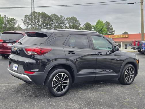 Mosaic Black Metallic 2024 Chevrolet Trailblazer LT