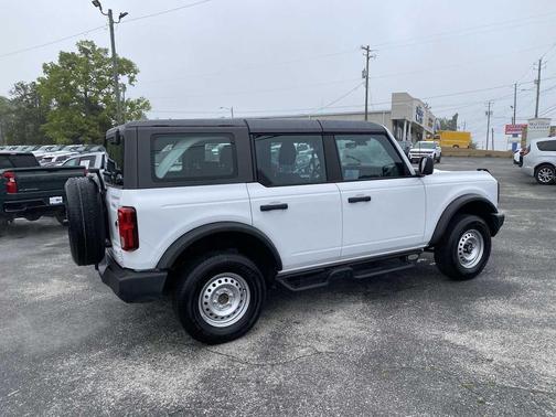 Oxford White 2025 Ford Bronco Base