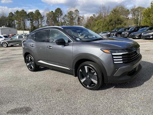 2025 Nissan Kicks SR