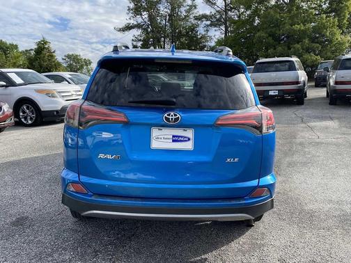 2018 Toyota RAV4 XLE