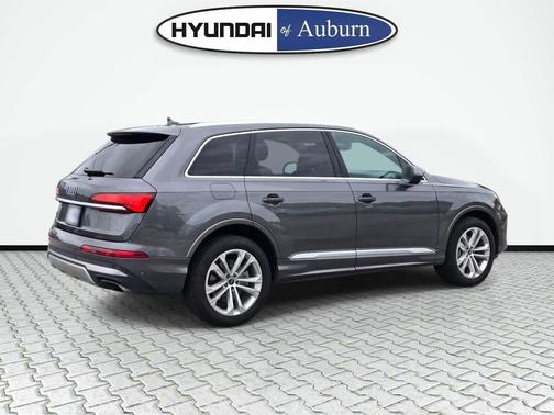 Samurai Gray Metallic 2025 Audi Q7 45 Premium Plus