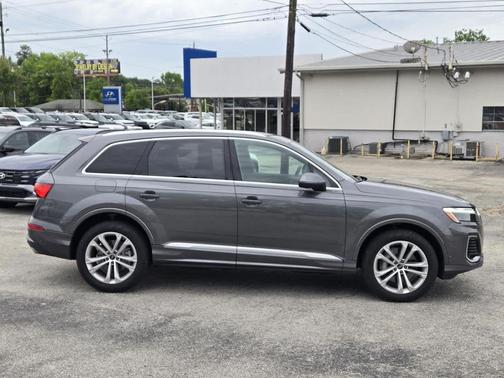 Samurai Gray Metallic 2025 Audi Q7 45 Premium Plus