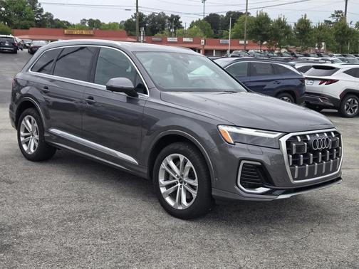 Samurai Gray Metallic 2025 Audi Q7 45 Premium Plus