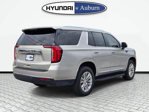 Pearl Beige Metallic 2022 GMC Yukon SLT