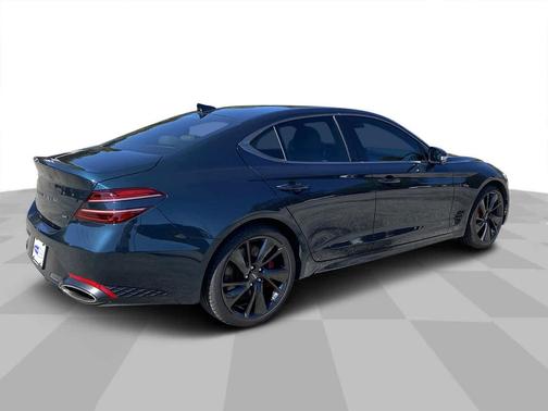 2022 Genesis G70 3.3T RWD