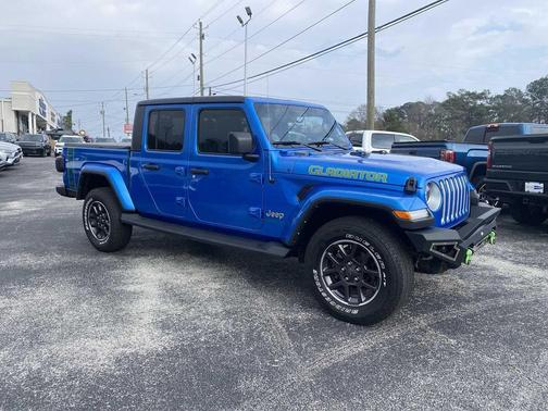 2023 Jeep Gladiator Overland