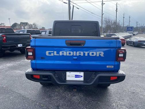 2023 Jeep Gladiator Overland