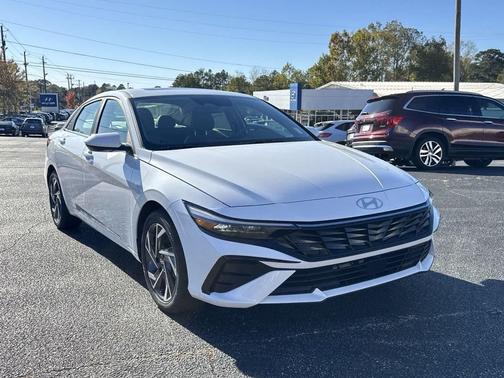 2025 Hyundai ELANTRA SEL