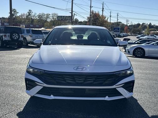 2025 Hyundai ELANTRA SEL