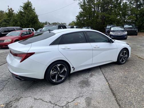 2021 Hyundai ELANTRA SEL