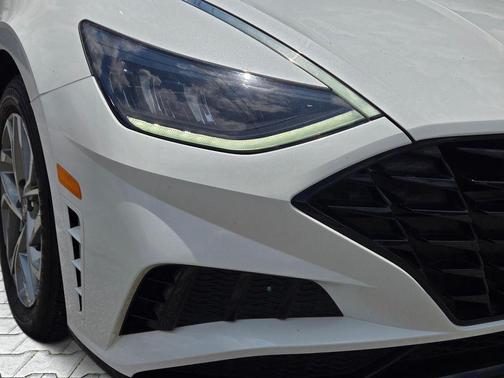 Quartz White 2022 Hyundai SONATA SEL