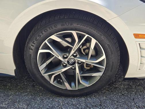 Quartz White 2022 Hyundai SONATA SEL