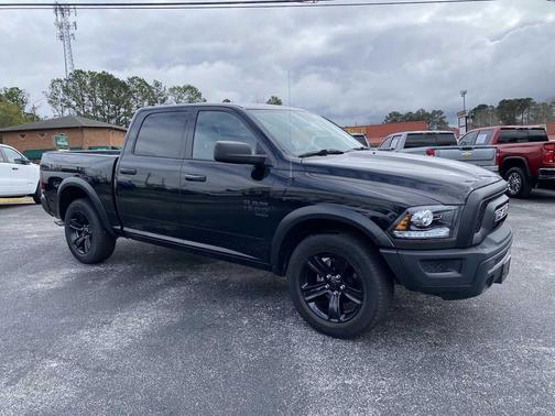 2024 RAM 1500 Classic Warlock Crew Cab 4x2 5'7' Box