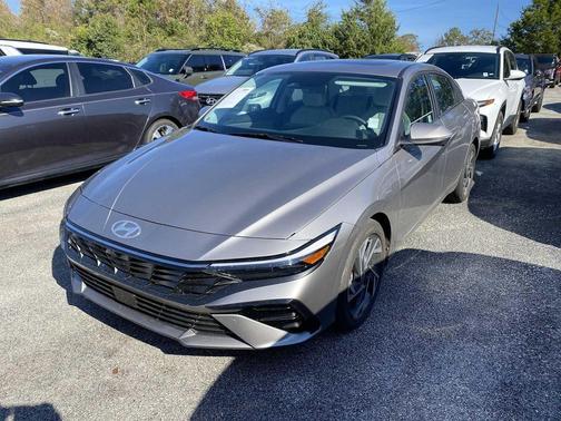 2024 Hyundai ELANTRA Limited