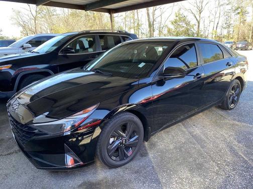 2022 Hyundai ELANTRA SEL