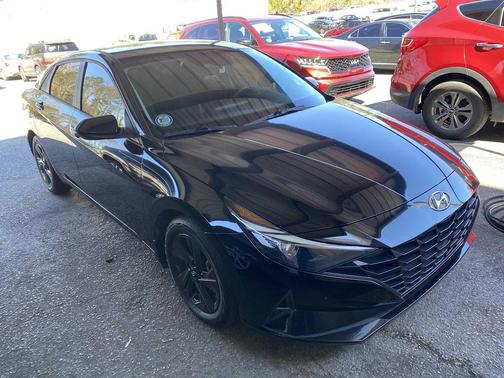 2022 Hyundai ELANTRA SEL