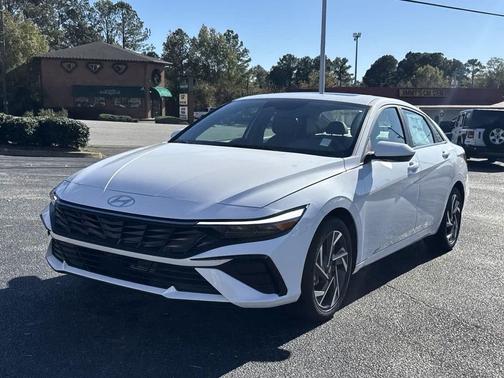 2025 Hyundai ELANTRA SEL