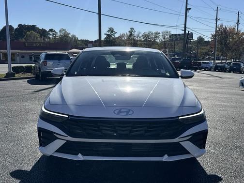 2025 Hyundai ELANTRA SEL