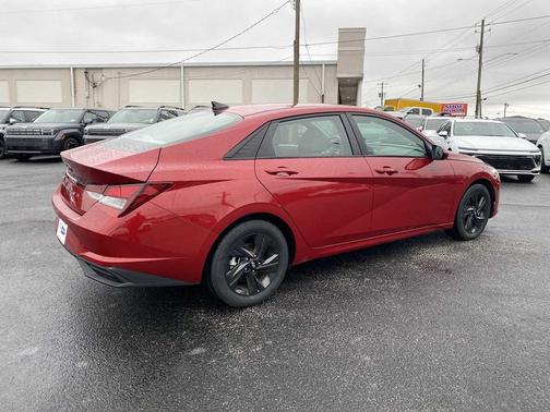 2021 Hyundai ELANTRA SEL