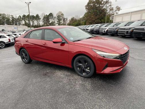 2021 Hyundai ELANTRA SEL