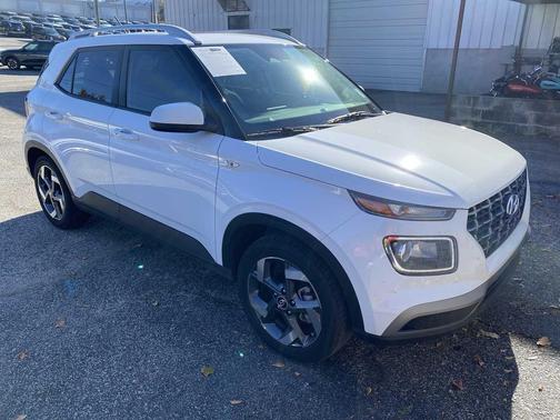 2024 Hyundai VENUE SEL