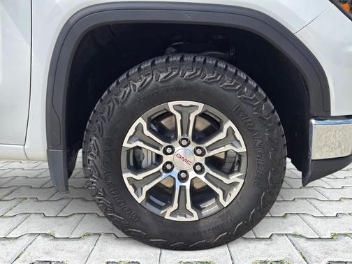 Summit White 2025 GMC Sierra 1500 Pro