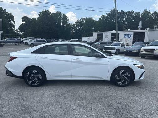 2025 Hyundai ELANTRA HEV SEL Sport