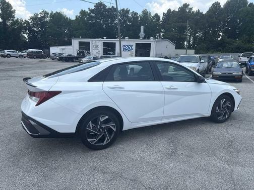 2025 Hyundai ELANTRA HEV SEL Sport