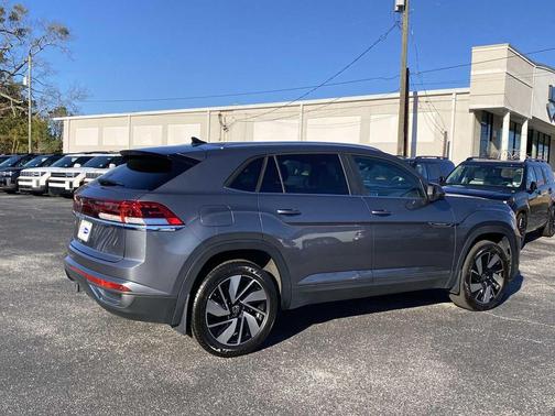 2024 Volkswagen Atlas Cross Sport 2.0T SE w/Technology
