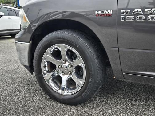 Granite Crystal Metallic Clearcoat 2014 RAM 1500 Laramie