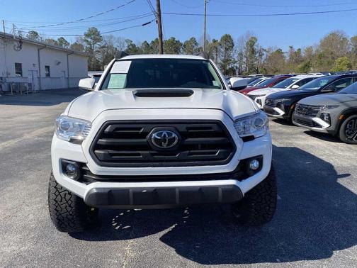 2018 Toyota Tacoma SR