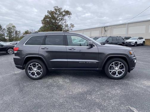 2018 Jeep Grand Cherokee Sterling Edition