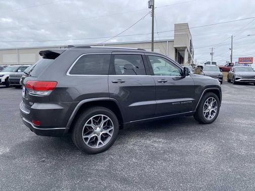 2018 Jeep Grand Cherokee Sterling Edition