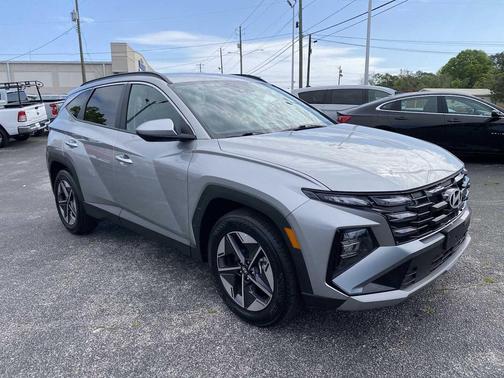 Shimmering Silver 2025 Hyundai TUCSON SEL