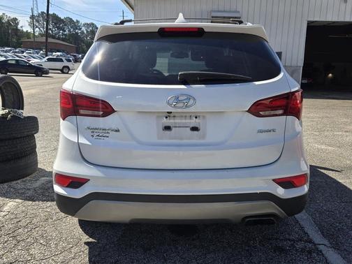 Pearl White 2018 Hyundai Santa Fe Sport 2.4L