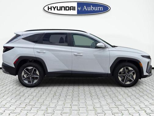 Serenity White Pearl 2025 Hyundai TUCSON SEL Convenience
