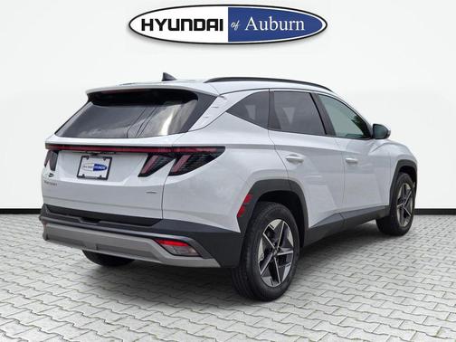 Serenity White Pearl 2025 Hyundai TUCSON SEL Convenience