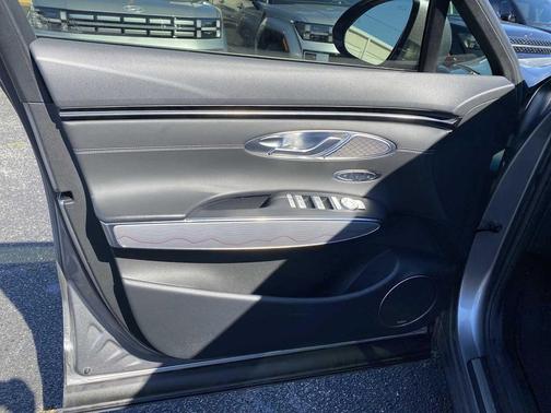 2023 Genesis GV70 2.5T AWD