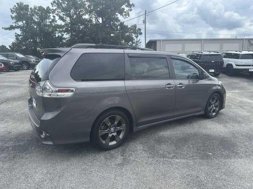 2016 Toyota Sienna SE Premium